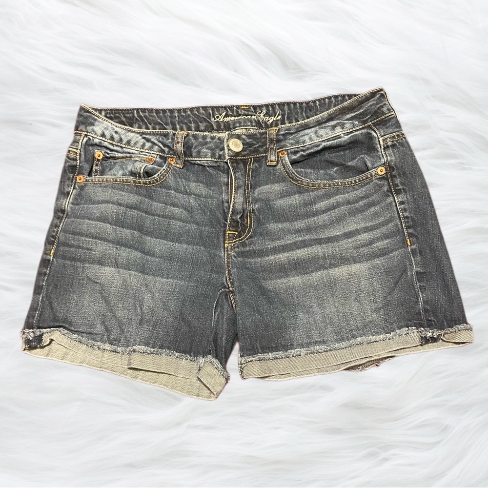 Woman’s D American Eagle Shorts
